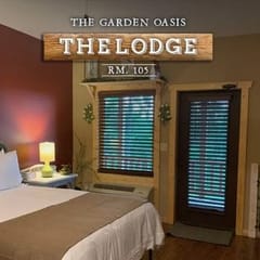 #105 LODGE Room - Garden Oasis