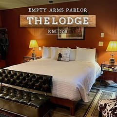 #208 LODGE Room - Empty Arms Parlor