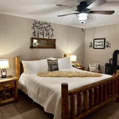 #201 LODGE Room - Hundred Acre Woods