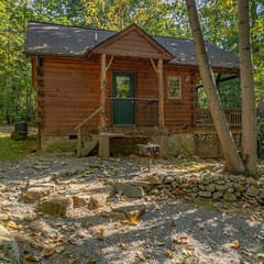 Cabin #5 - Love Nest