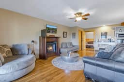 #204 LODGE Room - Hollywood Suite