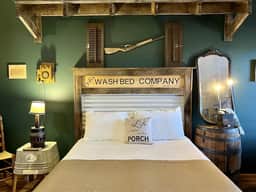 #104 LODGE Room Old Wash House