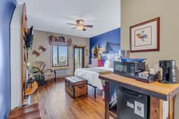 #108 LODGE Room - Fisherman's Rest