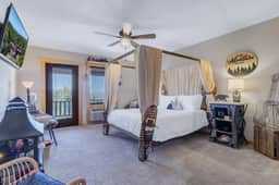 #202 LODGE Room - Wild & Free