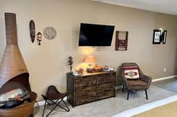 #207 LODGE Room - Dreamcatcher