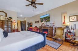 #101 LODGE Room - Southern Belle