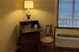 #206 LODGE Room - First Lady