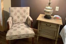 #206 LODGE Room - First Lady