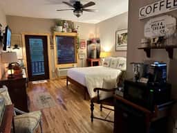 #102 LODGE Room -  Farmers Market