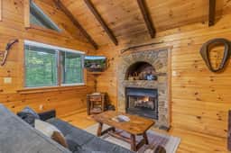 Cabin #6 - Laurel Haven