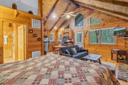 Cabin #6 - Laurel Haven