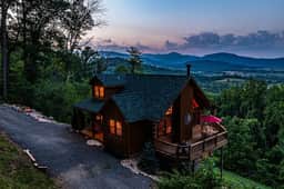 Mountainside Retreat - Image 2