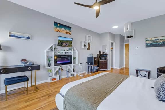 #110 LODGE Room - The Zen