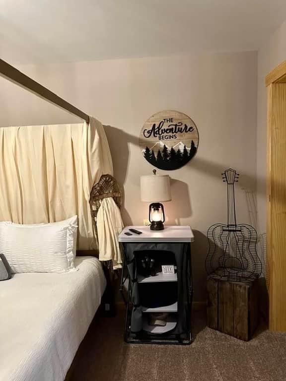 #202 LODGE Room - Wild & Free