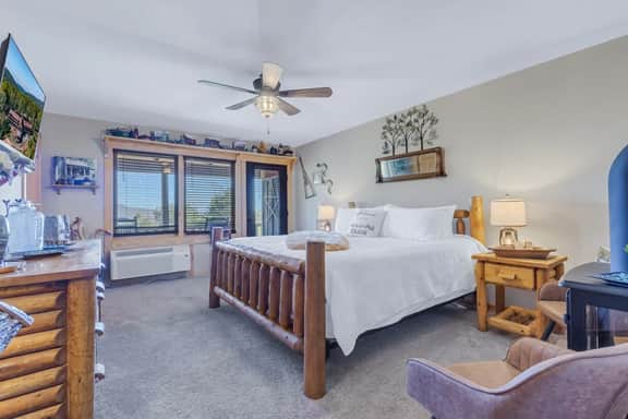#201 LODGE Room - Hundred Acre Woods