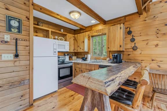 Cabin #1 - Fantasy Hideaway