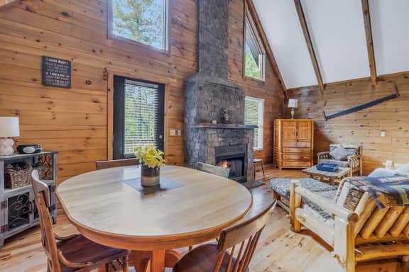 Cabin #1 - Fantasy Hideaway