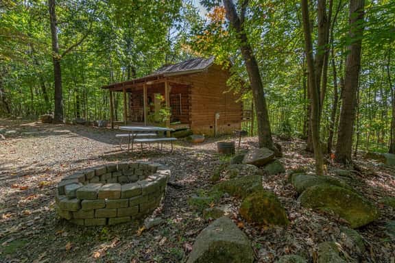 Cabin #7 - Snuggle Den