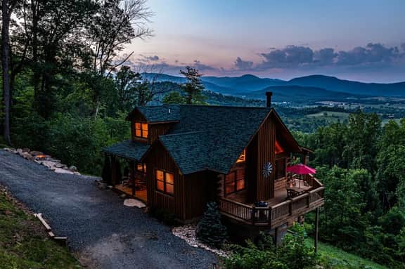 Mountainside Retreat - Image 2