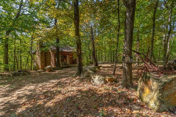 Cabin #7 - Snuggle Den